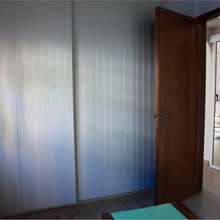 Lyra Is A New Experience, Beauty And Silence Πλάγια ντελ Ινγκλές