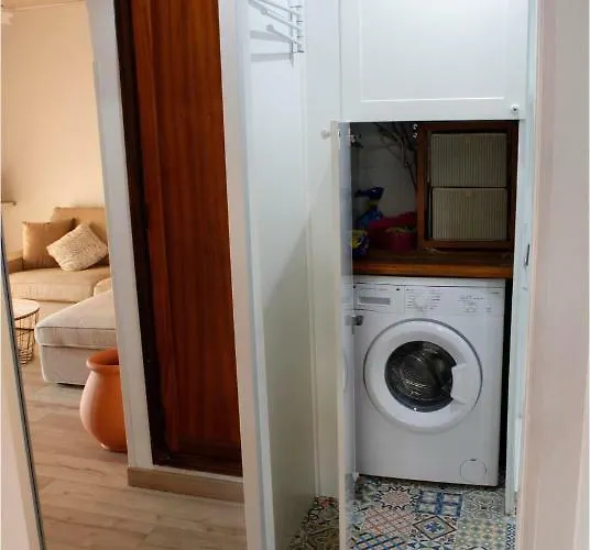 Lyra Is A New Experience, Beauty And Silence