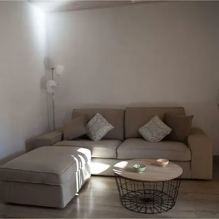 Lyra Is A New Experience, Beauty And Silence Apartman *